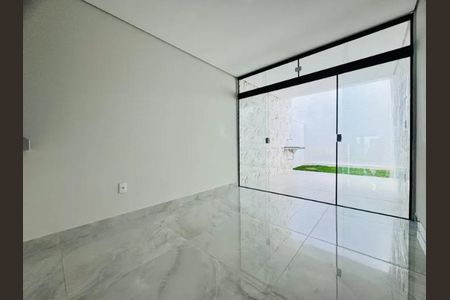 Casa à venda com 2 quartos, 120m² em Candelária, Belo Horizonte