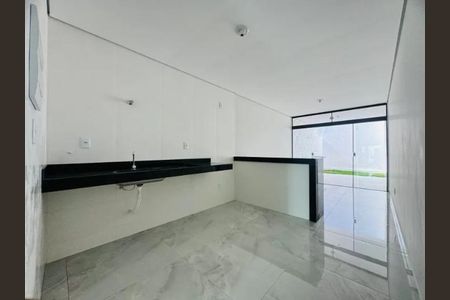 Casa à venda com 2 quartos, 120m² em Candelária, Belo Horizonte