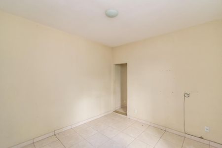 Sala de apartamento para alugar com 1 quarto, 40m² em Brás de Pina, Rio de Janeiro