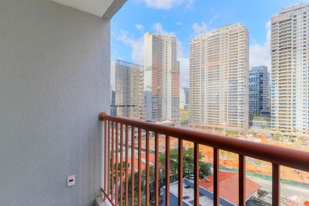 Varanda de kitnet/studio à venda com 1 quarto, 28m² em Jardim das Acacias, São Paulo