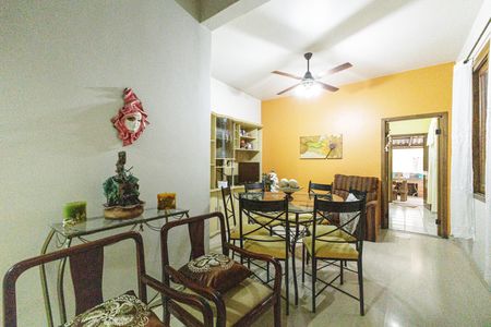 Sala 1 de casa para alugar com 4 quartos, 200m² em Auxiliadora, Porto Alegre