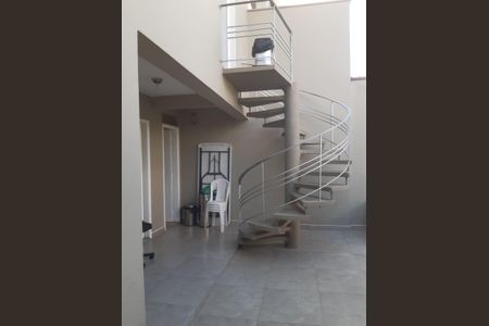 Casa à venda com 3 quartos, 245m² em Centro, Osasco