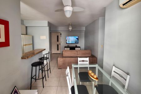 Sala de apartamento à venda com 3 quartos, 70m² em Barreto, Niterói