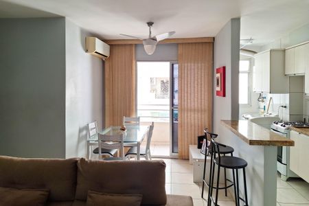 Sala de apartamento à venda com 3 quartos, 70m² em Barreto, Niterói