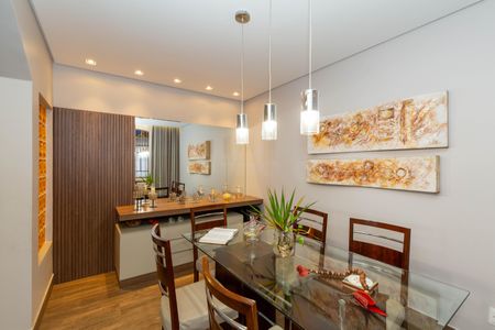 Sala de casa à venda com 4 quartos, 264m² em Carlos Prates, Belo Horizonte