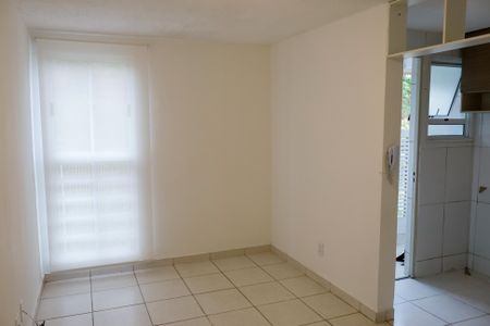 Sala de apartamento à venda com 2 quartos, 52m² em Piratininga, Osasco