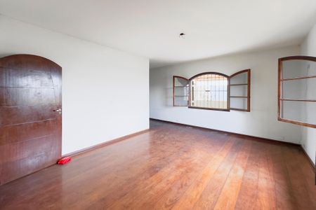 Sala de casa para alugar com 3 quartos, 500m² em Jardim Santa Maria, Jacareí