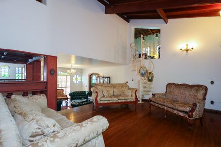 Sala de casa para alugar com 6 quartos, 380m² em Jardim Panorama, São Paulo