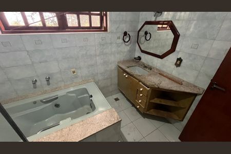 Banheiro da Suíte 1 de casa à venda com 4 quartos, 329m² em Jardim do Sol, Campinas