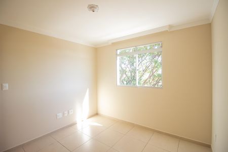 Quarto 2 de apartamento à venda com 2 quartos, 109m² em Chácaras Califórnia, Contagem