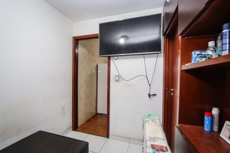 Quarto de casa à venda com 5 quartos, 220m² em Jardim Miriam, São Paulo