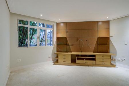 Casa para alugar com 5 quartos, 454m² em Jardim dos Estados, São Paulo