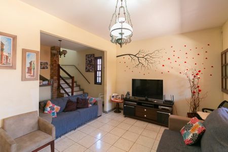 Sala de casa à venda com 5 quartos, 360m² em Venda Nova, Belo Horizonte