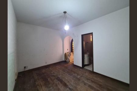 Quarto de casa para alugar com 5 quartos, 357m² em Santo Agostinho, Belo Horizonte