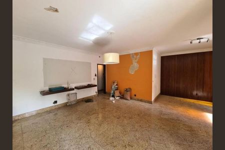 Quarto de casa para alugar com 5 quartos, 357m² em Santo Agostinho, Belo Horizonte