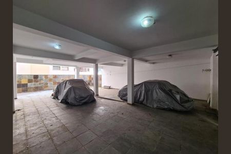 Garagem de casa para alugar com 5 quartos, 357m² em Santo Agostinho, Belo Horizonte