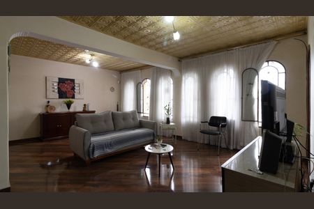 Sala de casa à venda com 3 quartos, 174m² em Vila Nhocuné, São Paulo