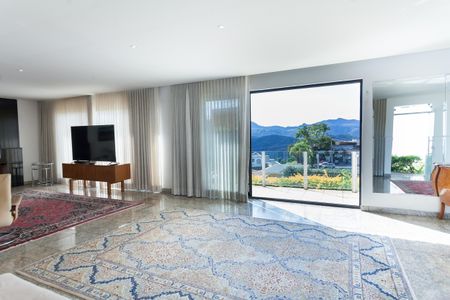 Sala de casa de condomínio à venda com 4 quartos, 350m² em Residencial Europa, Nova Lima