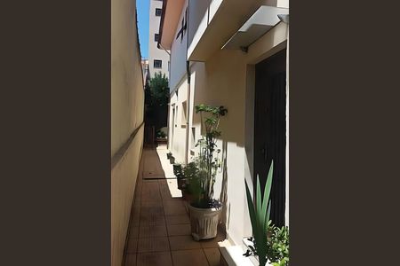 Casa à venda com 3 quartos, 180m² em Bosque da Saúde, São Paulo