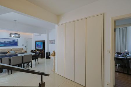 Sala de apartamento à venda com 4 quartos, 300m² em Carmo, Belo Horizonte