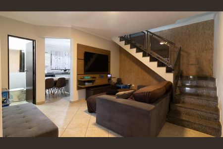 Sala de casa para alugar com 2 quartos, 140m² em Jardim Danfer, São Paulo