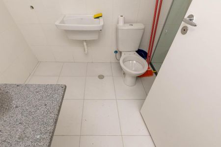 Banheiro de kitnet/studio para alugar com 1 quarto, 40m² em Vila Buarque, São Paulo