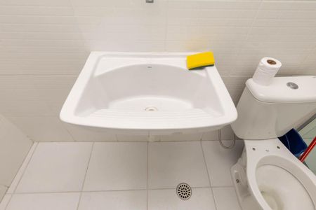 Banheiro de kitnet/studio para alugar com 1 quarto, 40m² em Vila Buarque, São Paulo