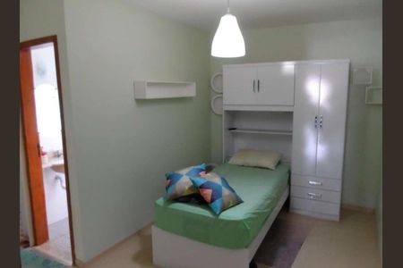 Quarto de casa à venda com 3 quartos, 300m² em Vila Nivi, São Paulo