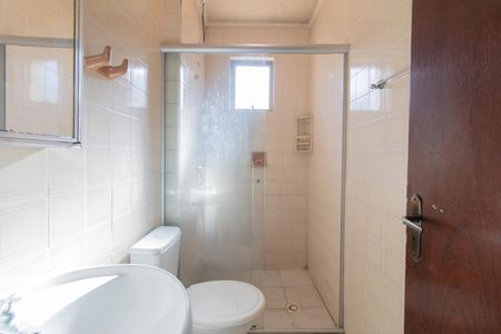 Banheiro de apartamento à venda com 1 quarto, 44m² em Cascata, Porto Alegre