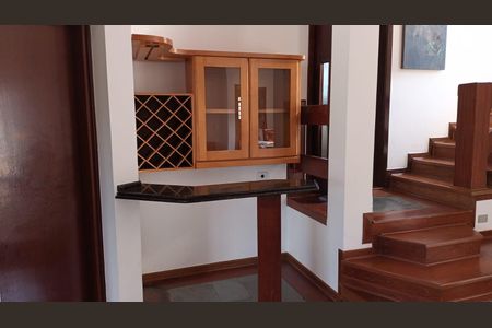 Sala de casa de condomínio para alugar com 4 quartos, 336m² em Condomínio Estância Marambaia, Vinhedo