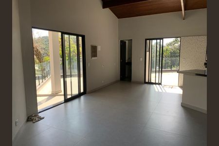 Sala de casa de condomínio para alugar com 3 quartos, 380m² em Aruã, Mogi das Cruzes