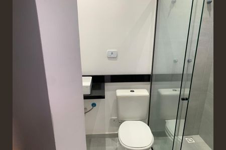 Banheiro da Suíte 1 de casa de condomínio para alugar com 3 quartos, 380m² em Aruã, Mogi das Cruzes