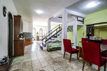 Sala de casa para alugar com 6 quartos, 300m² em Butantã, São Paulo