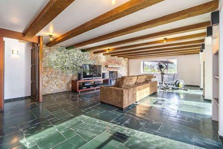 Casa à venda com 4 quartos, 1000m² em Vila Tramontano, São Paulo