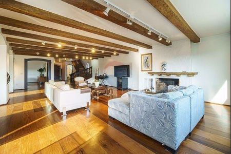 Casa à venda com 4 quartos, 1000m² em Vila Tramontano, São Paulo