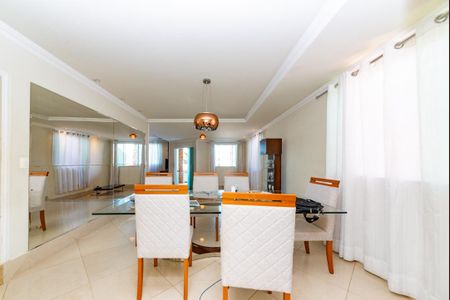 Sala 2 de casa à venda com 4 quartos, 343m² em Cabral, Contagem