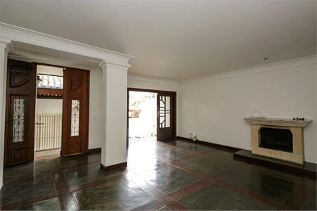 Casa à venda com 3 quartos, 323m² em Jardim Petropolis, São Paulo