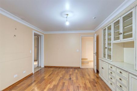 Casa à venda com 3 quartos, 261m² em Granja Julieta, São Paulo