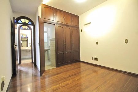 Casa para alugar com 6 quartos, 500m² em Santo Antônio, Belo Horizonte