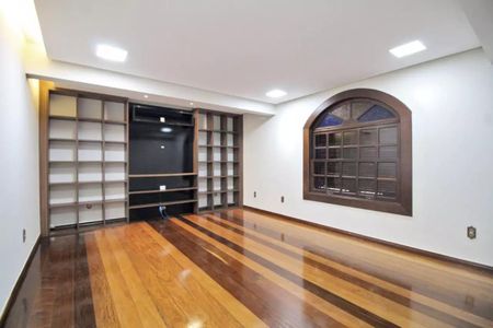 Casa para alugar com 6 quartos, 500m² em Santo Antônio, Belo Horizonte