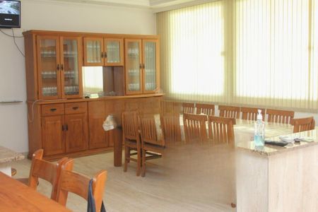 Casa à venda com 4 quartos, 674m² em Interlagos, São Paulo