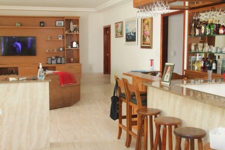 Casa à venda com 4 quartos, 674m² em Interlagos, São Paulo