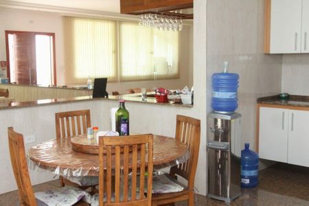 Casa à venda com 4 quartos, 674m² em Interlagos, São Paulo