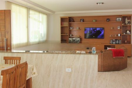 Casa à venda com 4 quartos, 674m² em Interlagos, São Paulo