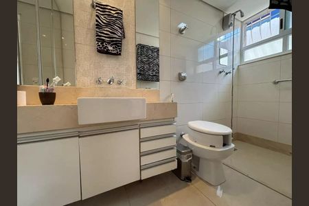 Casa à venda com 6 quartos, 458m² em São José, Belo Horizonte