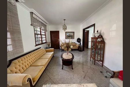 Casa à venda com 6 quartos, 458m² em São José, Belo Horizonte