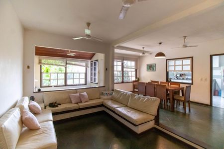 Sala de casa à venda com 5 quartos, 163m² em Vila Progresso, Niterói