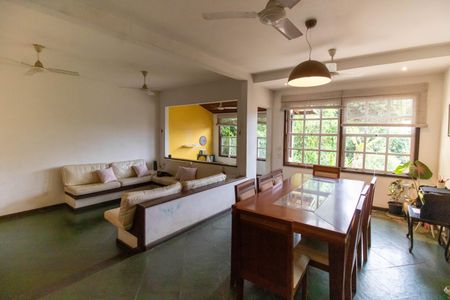 Sala de casa à venda com 5 quartos, 163m² em Vila Progresso, Niterói