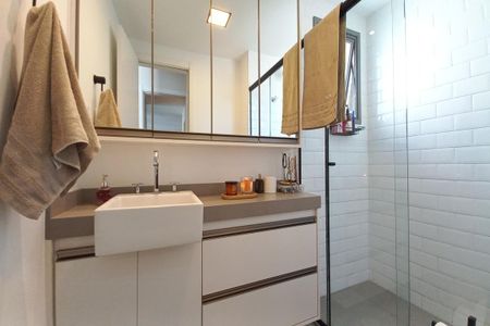 Banheiro da Suíte de apartamento para alugar com 2 quartos, 107m² em Jardim Guanabara, Campinas