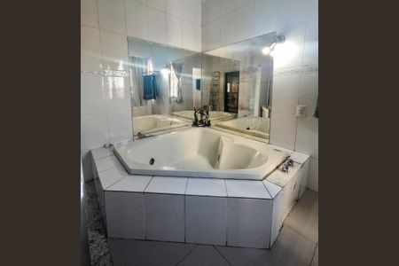 Banheiro Suíte de casa para alugar com 2 quartos, 140m² em Alvorada, Contagem